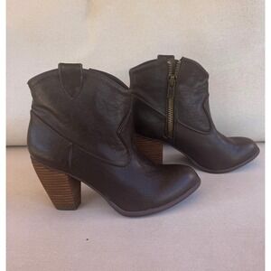 Not Rated Brown Ankle Boots Western Style Block Heel Zip Up Women's Size 6